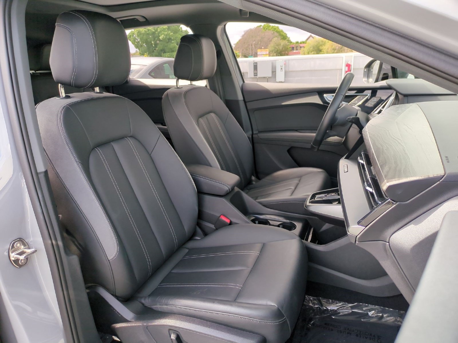 Used 2023 Audi Q4 e-tron Premium w/ Convenience Package AWD/4WD image 27