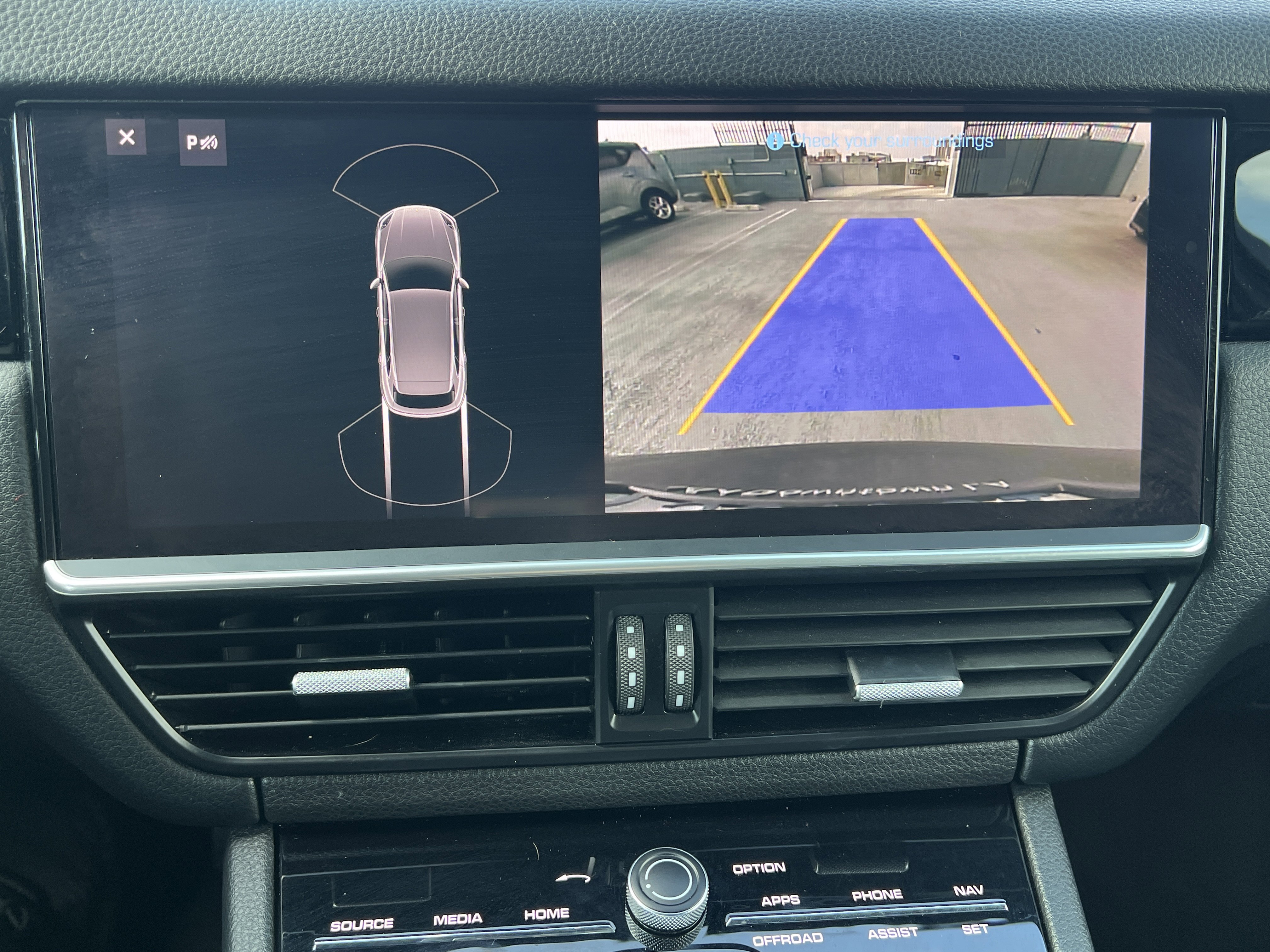 Used 2021 Porsche Cayenne image 34