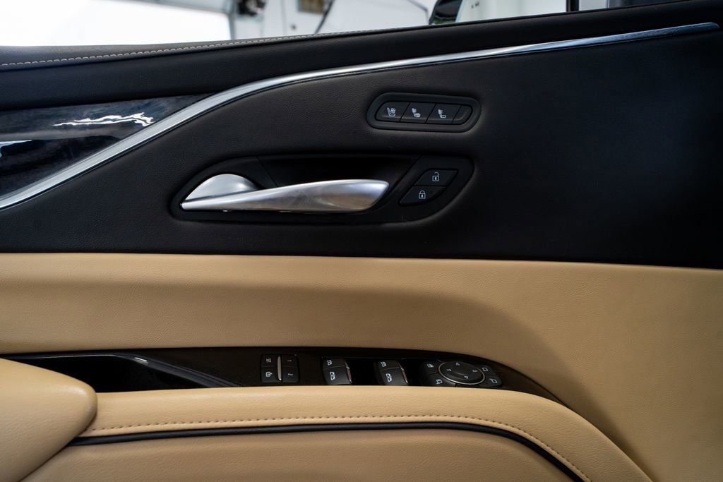 Used 2021 Cadillac Escalade Premium Luxury image 32