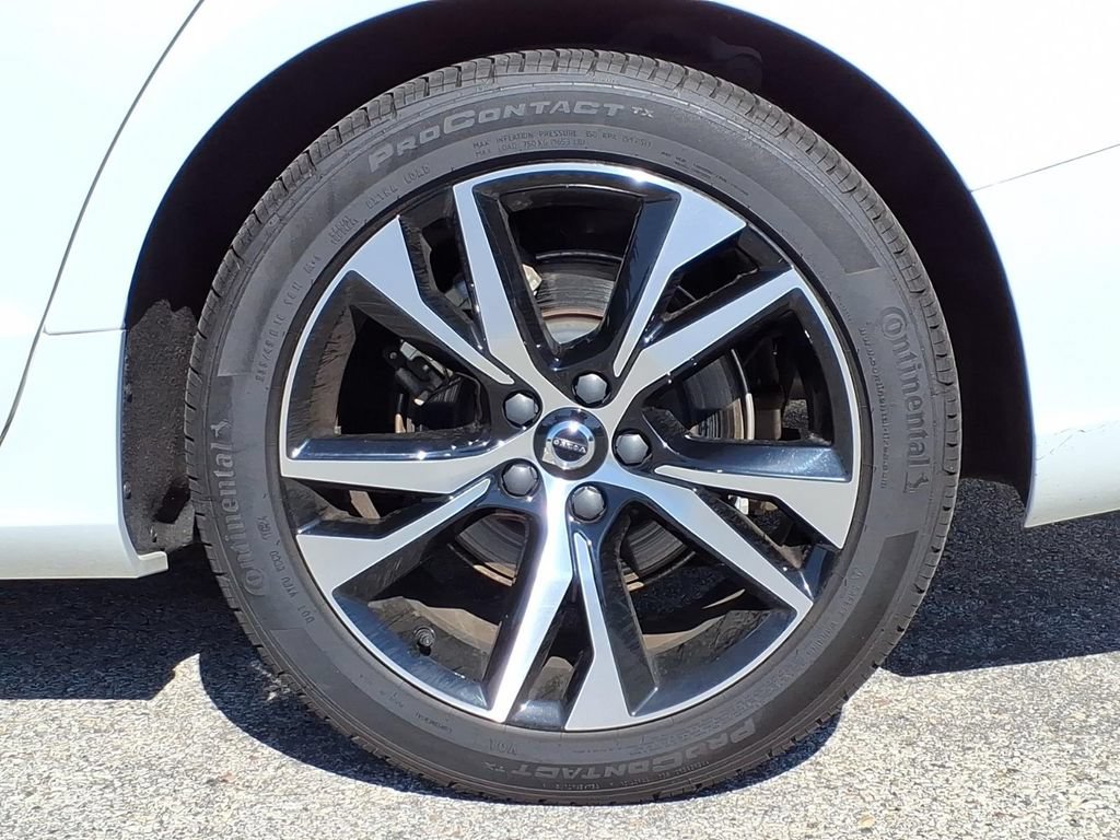 Certified 2025 Volvo S60 B5 Core FWD image 6