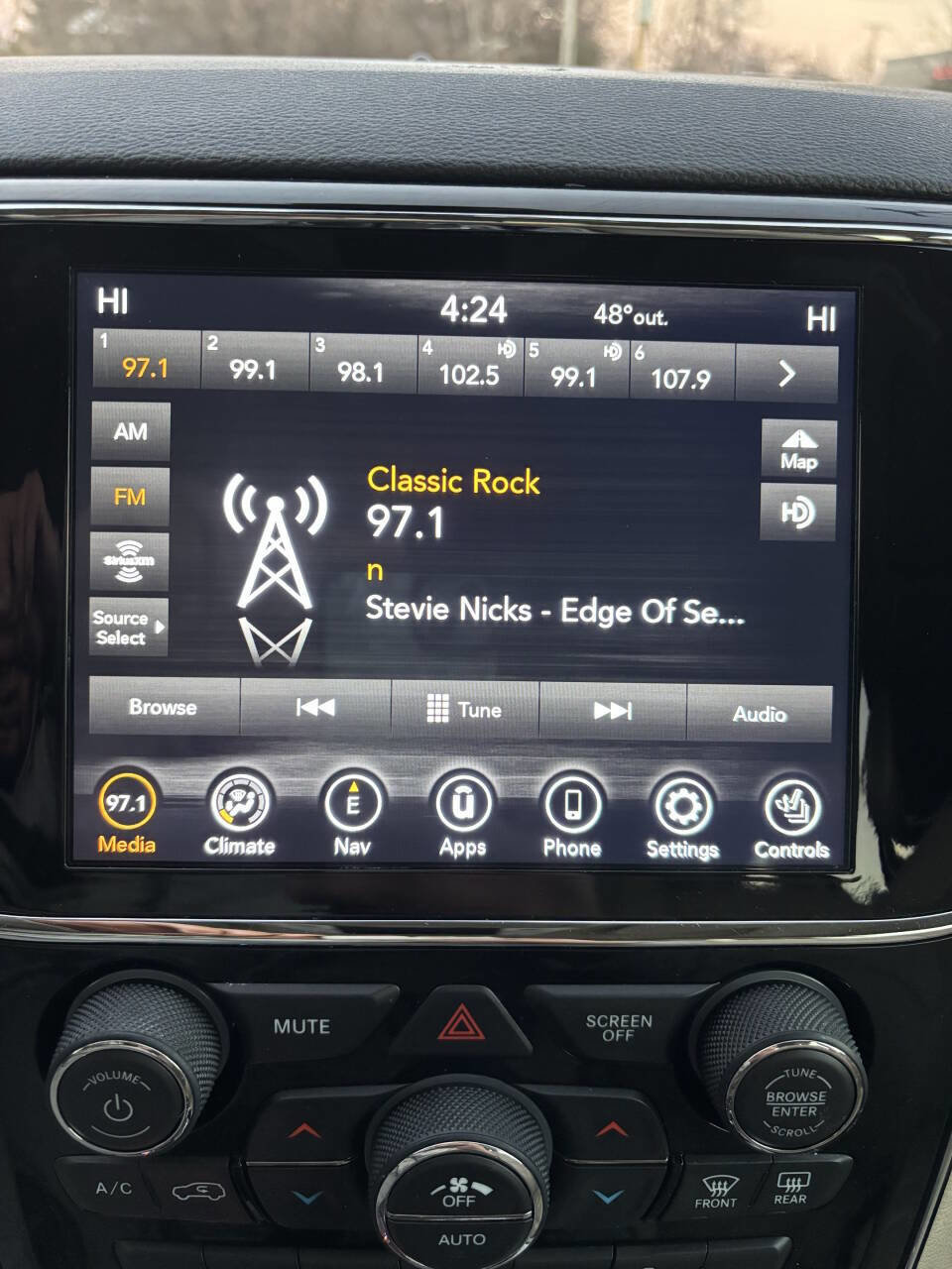 Used 2021 Jeep Grand Cherokee Limited image 24