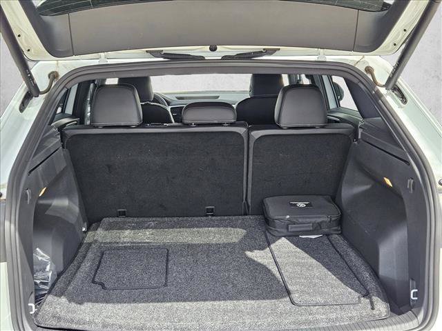 Used 2023 Volkswagen Atlas Cross Sport SE FWD image 21