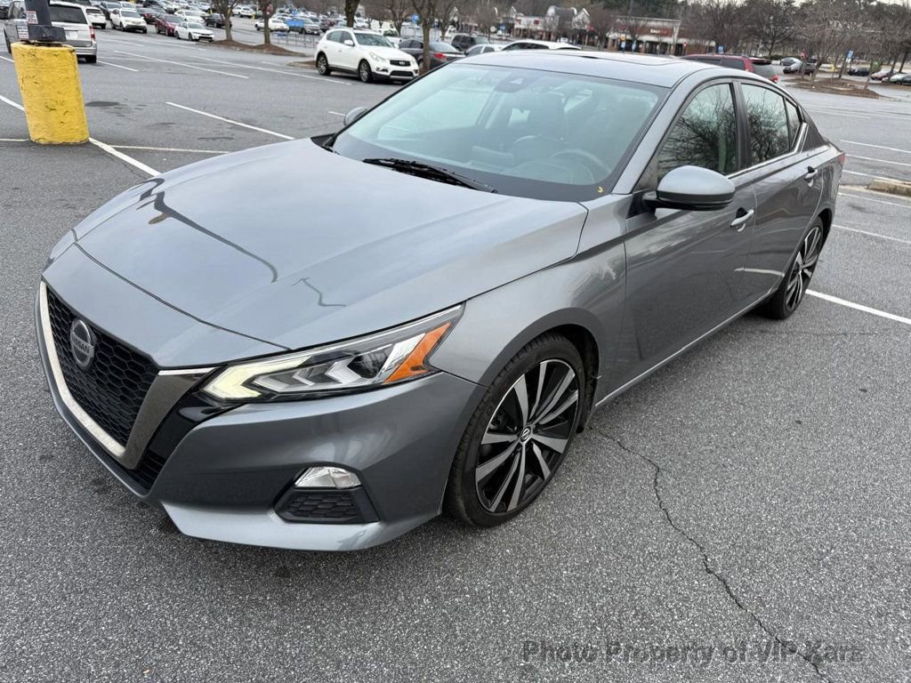 Used 2021 Nissan Altima 2.5 SR w/ SR Premium Package FWD image 2