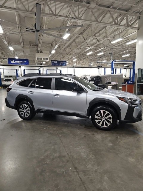Certified 2025 Subaru Outback Premium w/ Popular Package #1A image 5