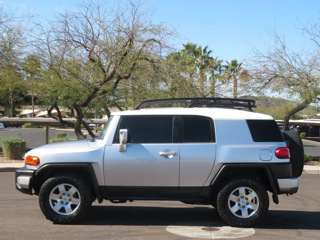 Used 2007 Toyota FJ Cruiser 4WD image 2