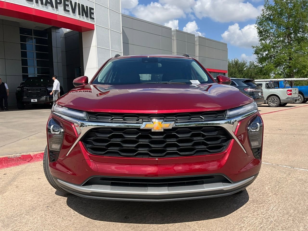 Used 2025 Chevrolet Trax LT image 3