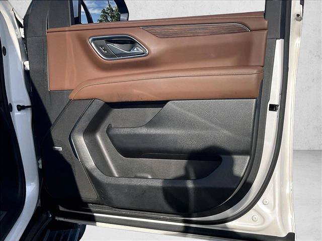 Used 2024 Chevrolet Suburban High Country RWD image 19