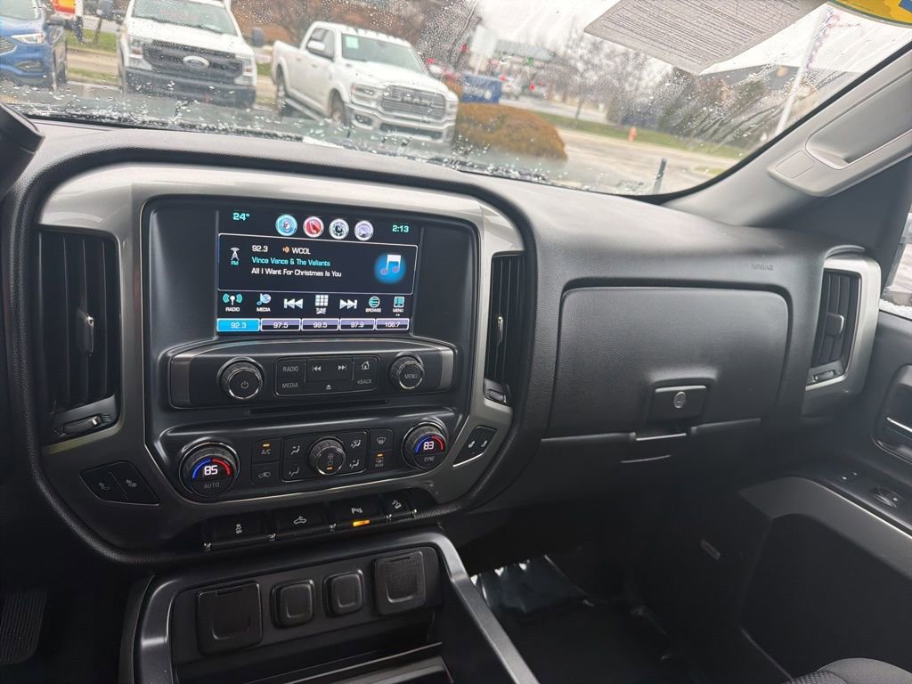 Used 2018 Chevrolet Silverado 1500 LT w/ Midnight Edition image 21