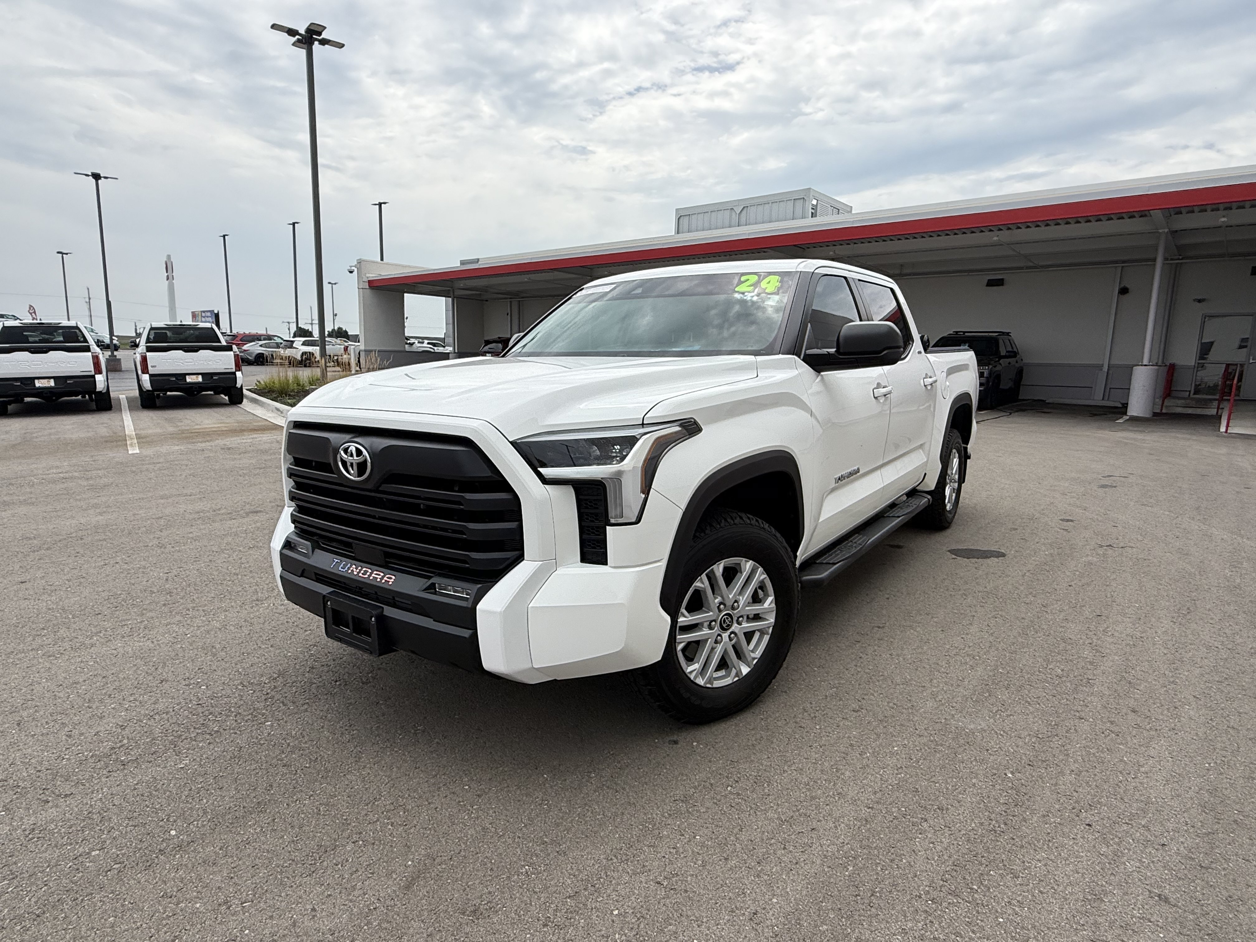 Used 2024 Toyota Tundra SR5 w/ SR5 Premium Package AWD/4WD image 20