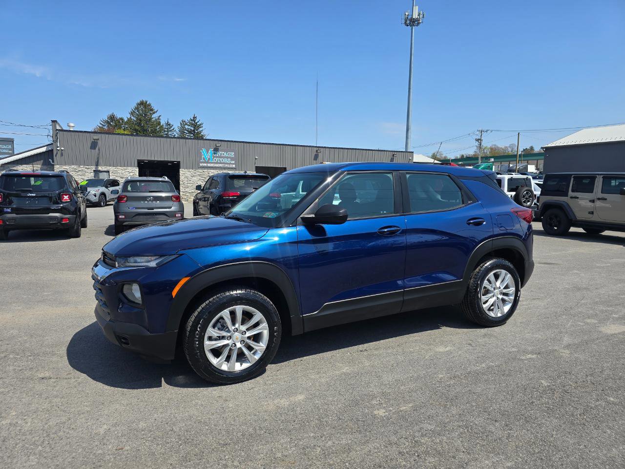Used 2022 Chevrolet TrailBlazer LS AWD/4WD image 3