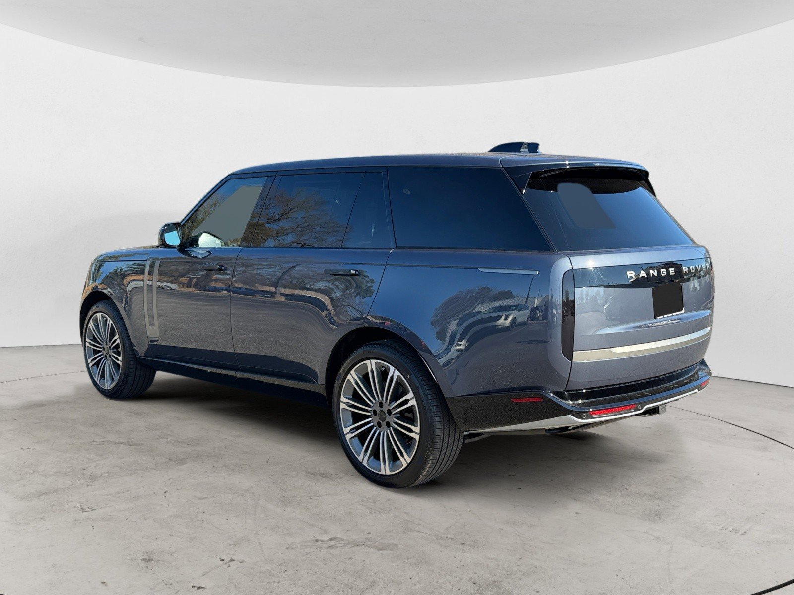 New 2026 Land Rover Range Rover Long Wheelbase SE image 6