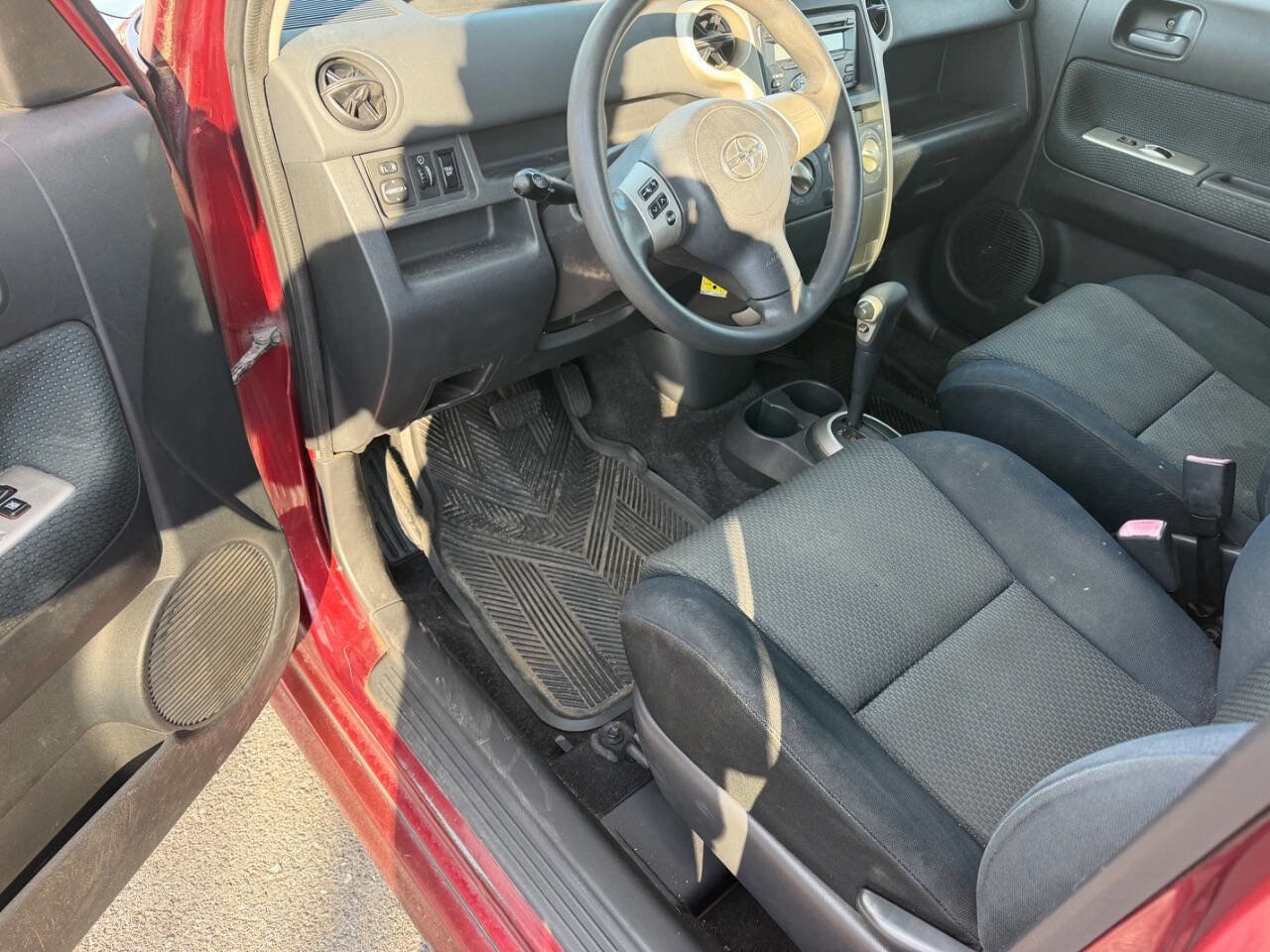 Used 2006 Scion xB image 9