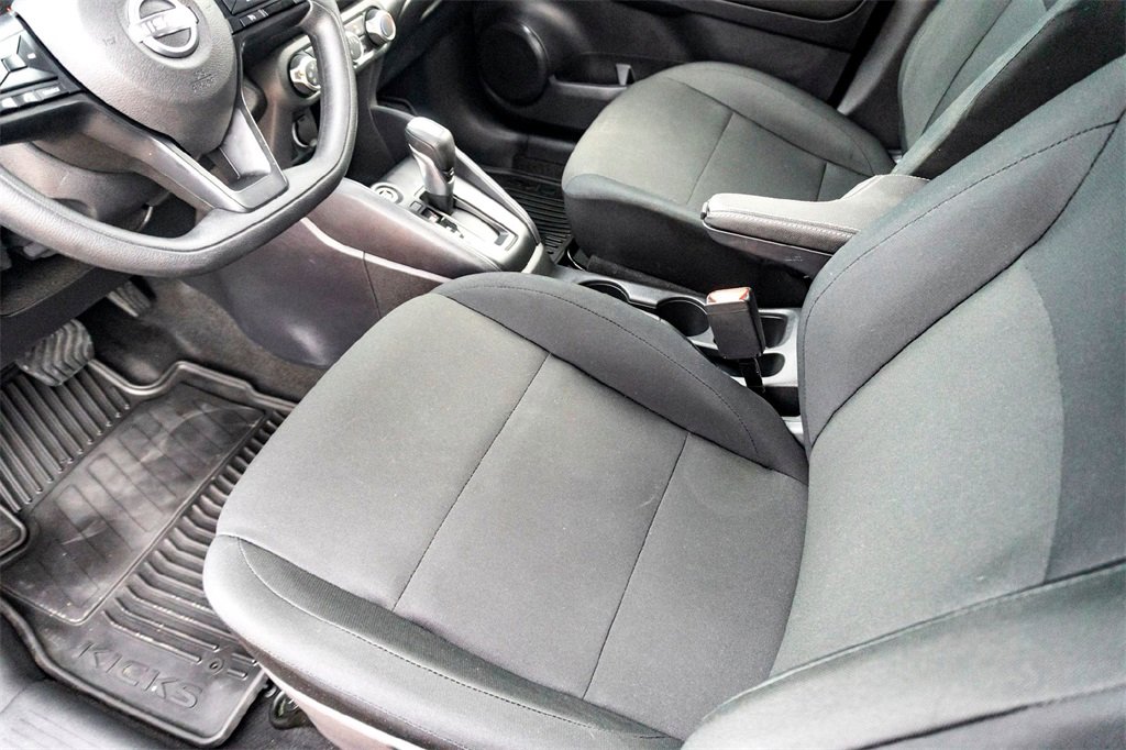 Used 2025 Nissan Kicks Play S image 14