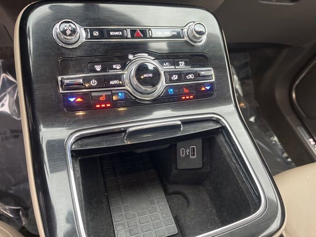 Used 2023 Lincoln Nautilus Reserve image 18