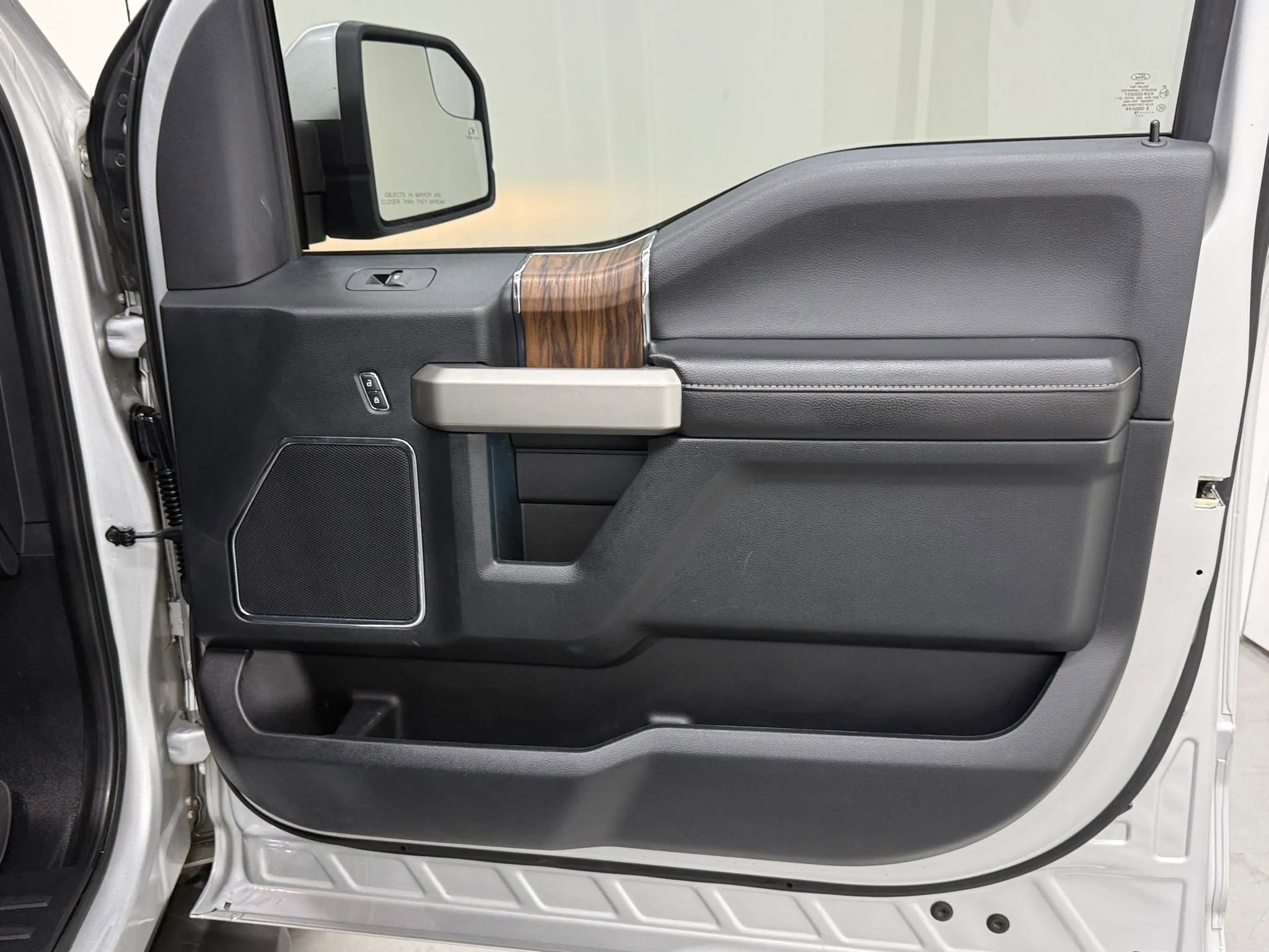 Used 2019 Ford F150 Lariat w/ FX4 Off-Road Package image 17