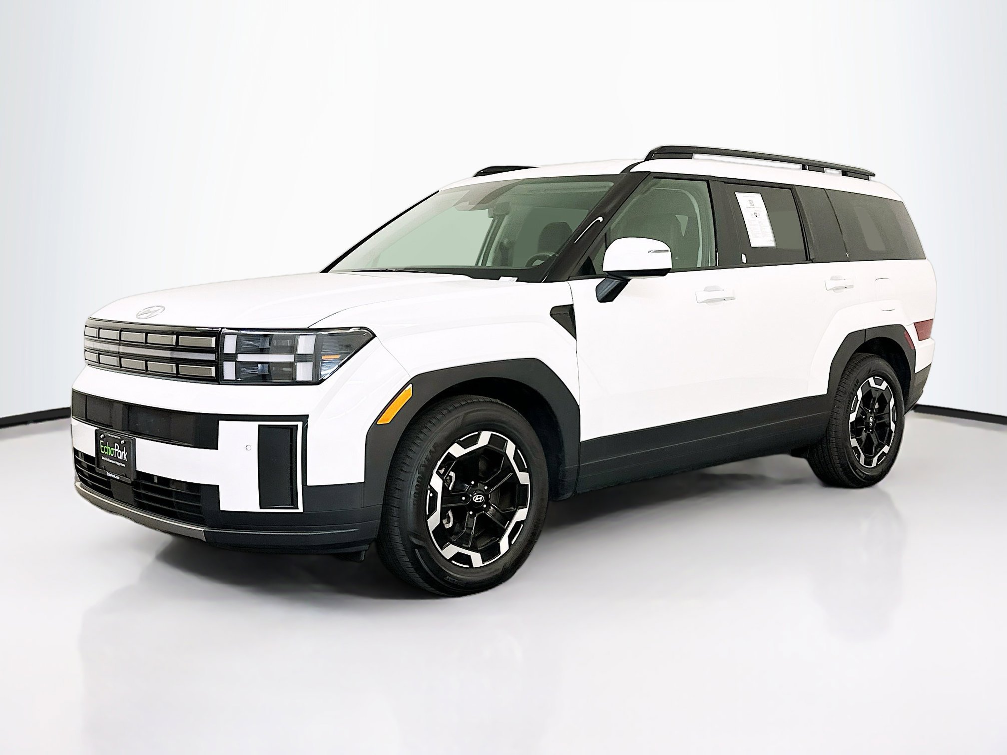 Used 2025 Hyundai Santa Fe SEL image 3