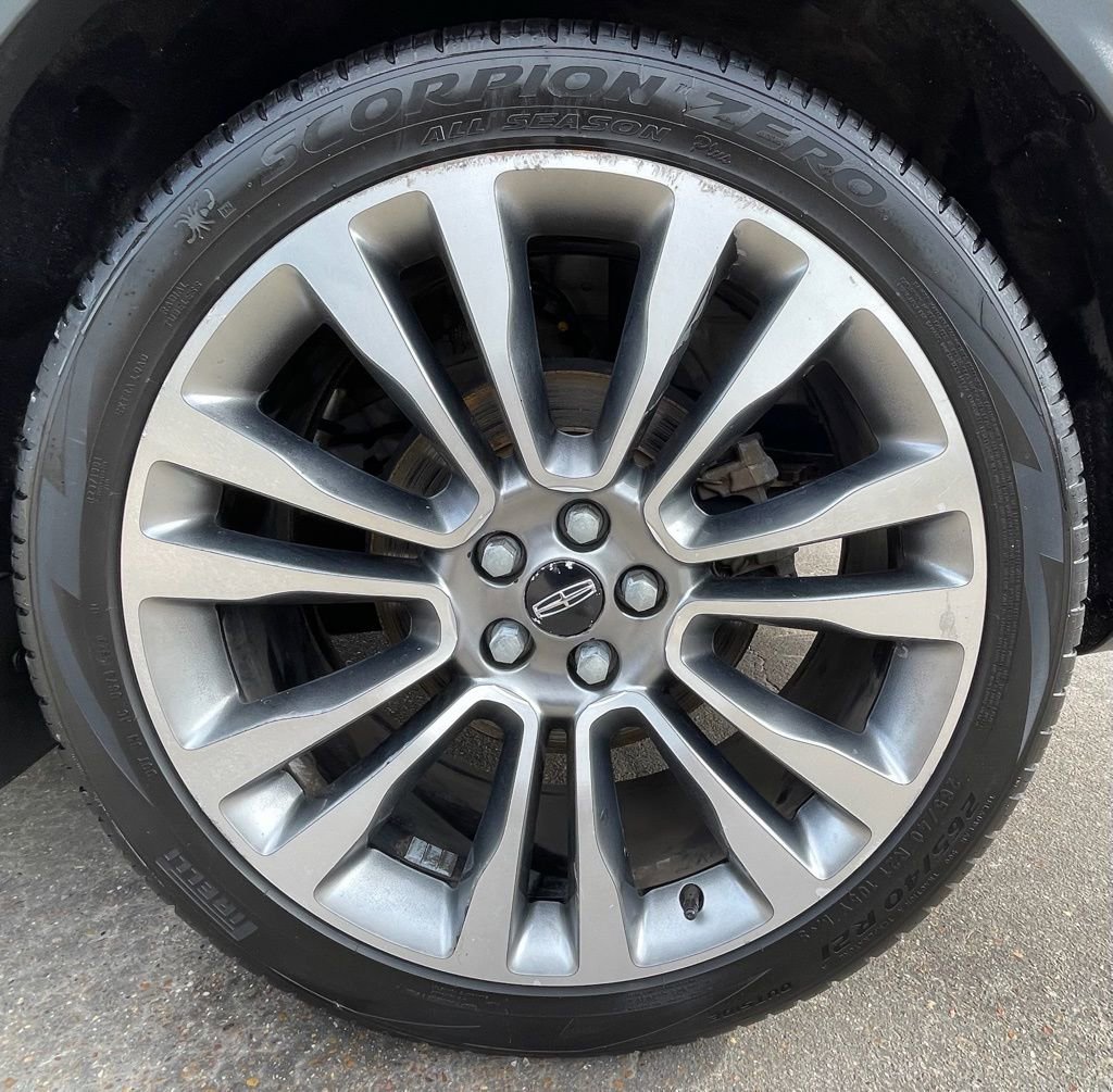 Used 2016 Lincoln MKX Reserve w/ Luxury Package image 15