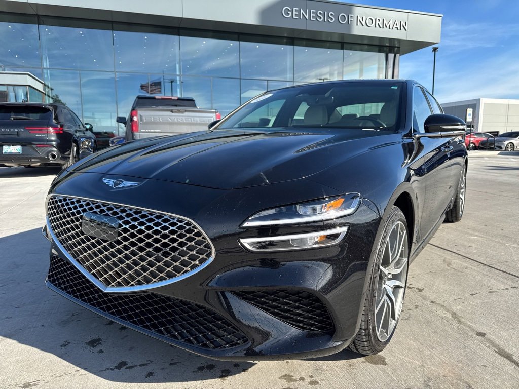 Used 2025 Genesis G70 2.5T image 1