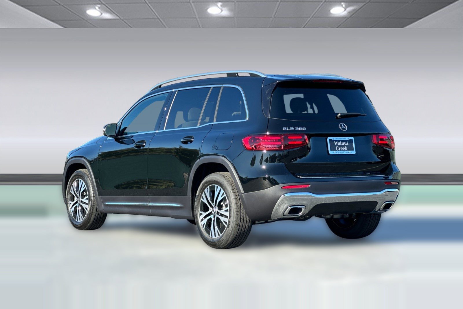New 2026 Mercedes-Benz GLB 250 image 3