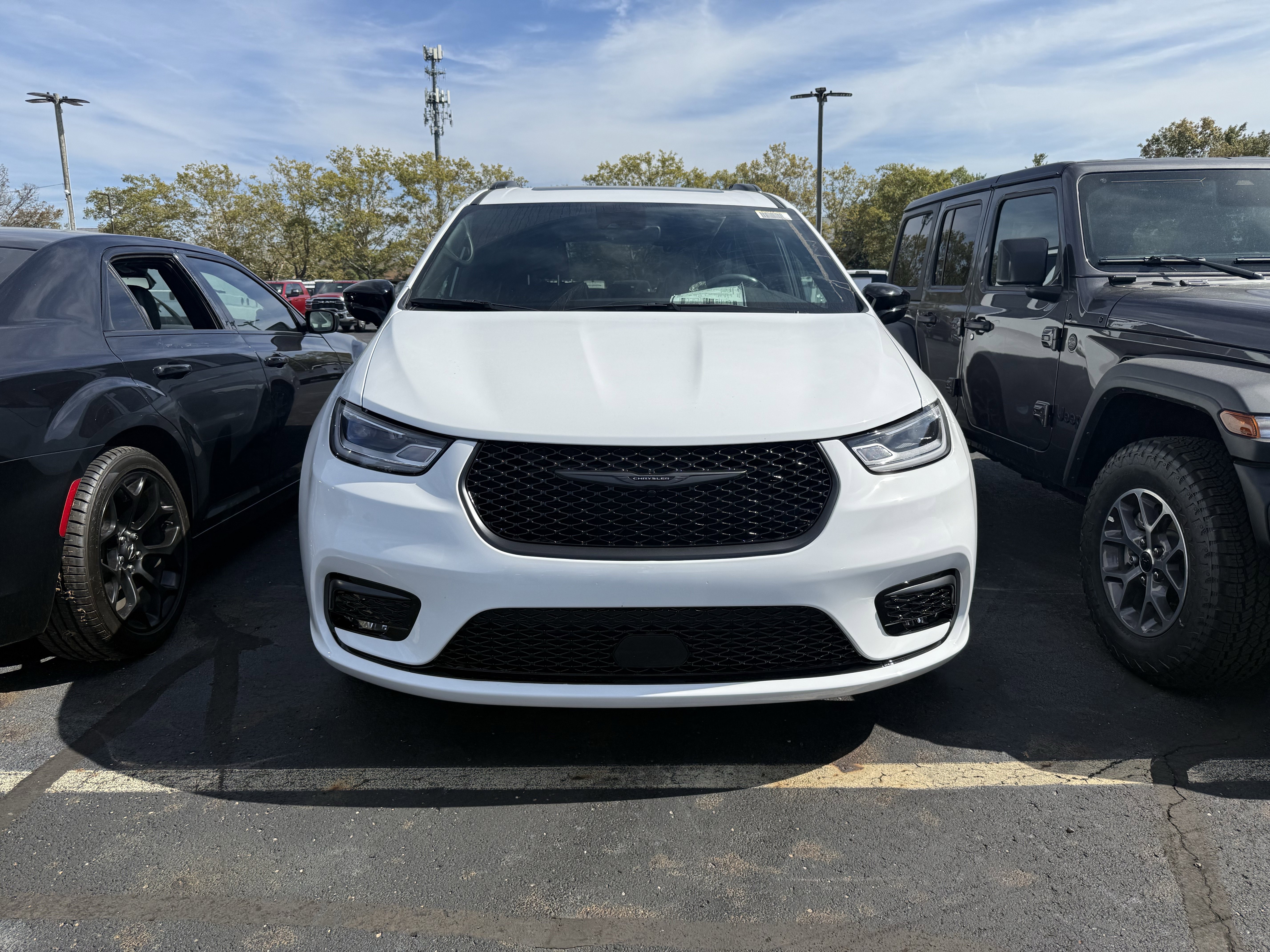 New 2026 Chrysler Pacifica Limited image 4