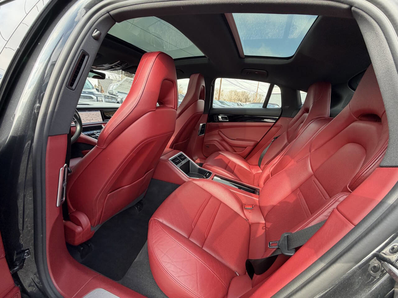 Used 2017 Porsche Panamera image 36
