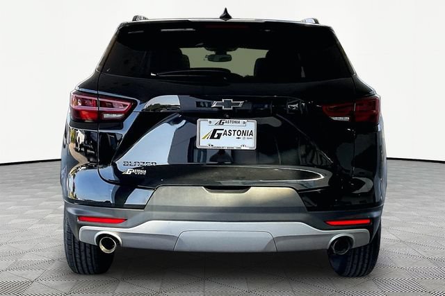 Used 2023 Chevrolet Blazer LT w/ Convenience Package FWD image 6