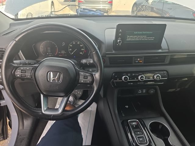 Used 2023 Honda Pilot Touring image 6