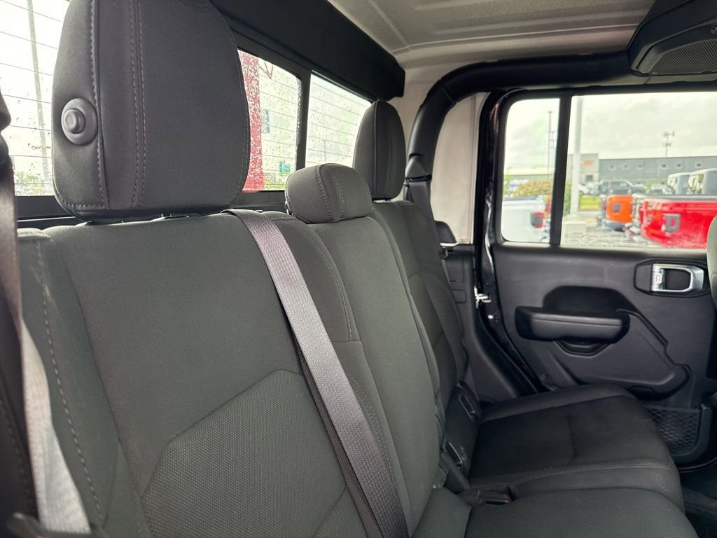 Used 2021 Jeep Gladiator Willys image 19