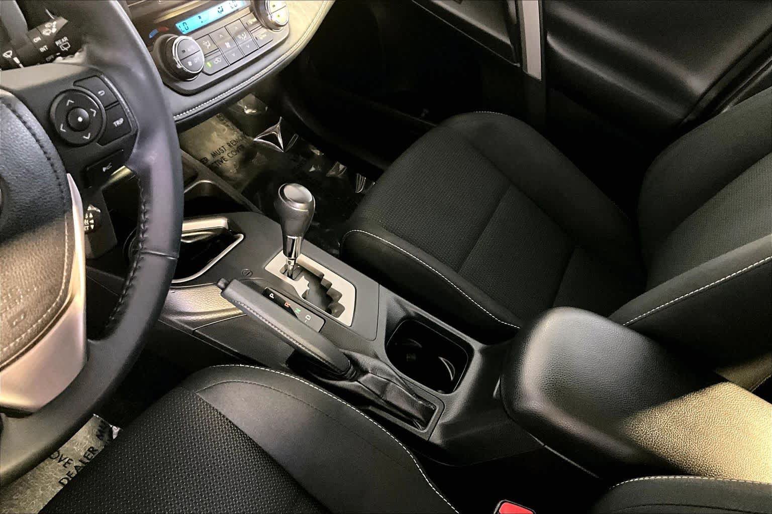 Used 2018 Toyota RAV4 XLE AWD/4WD image 17