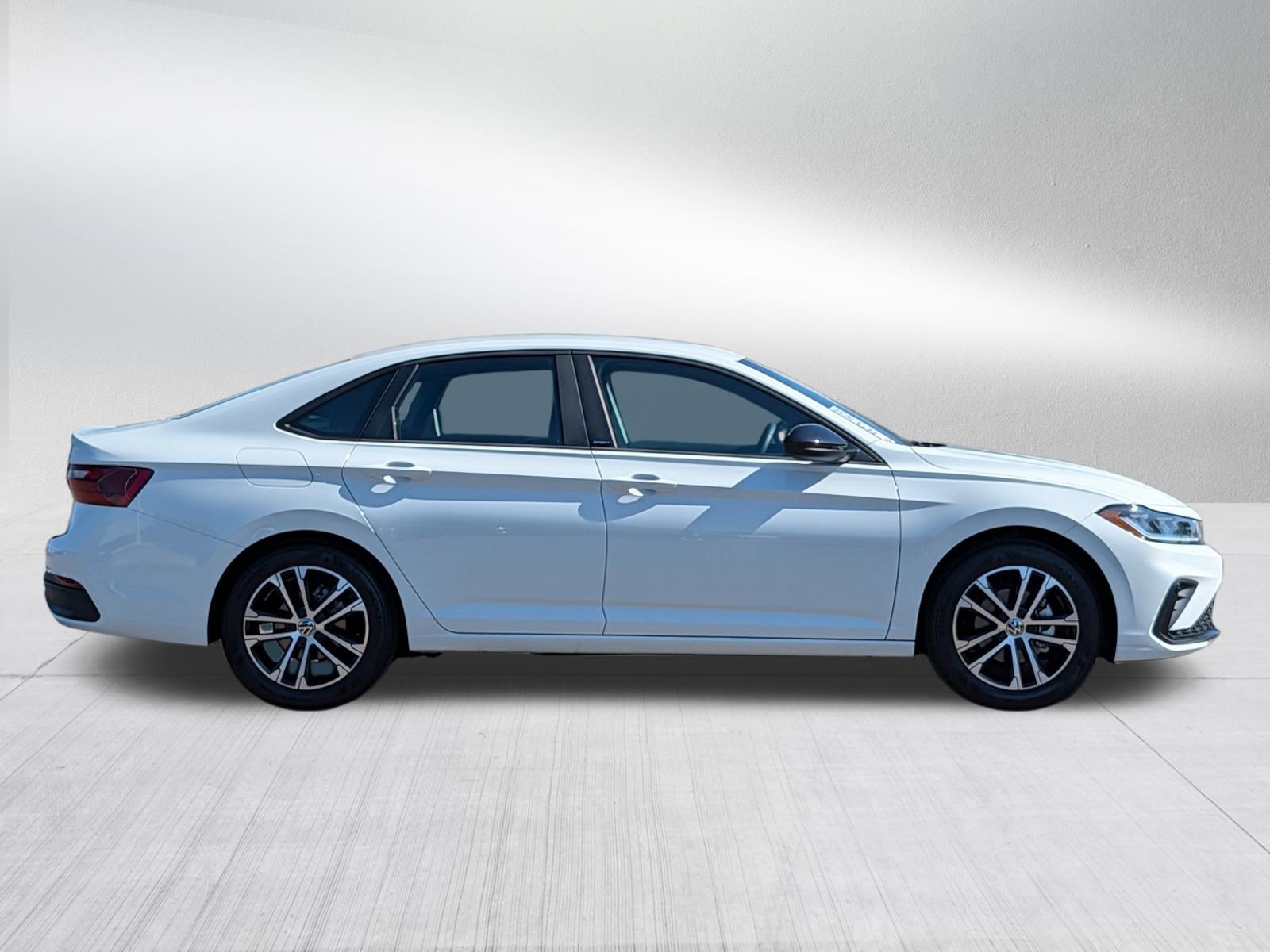 Used 2025 Volkswagen Jetta Sport FWD image 8