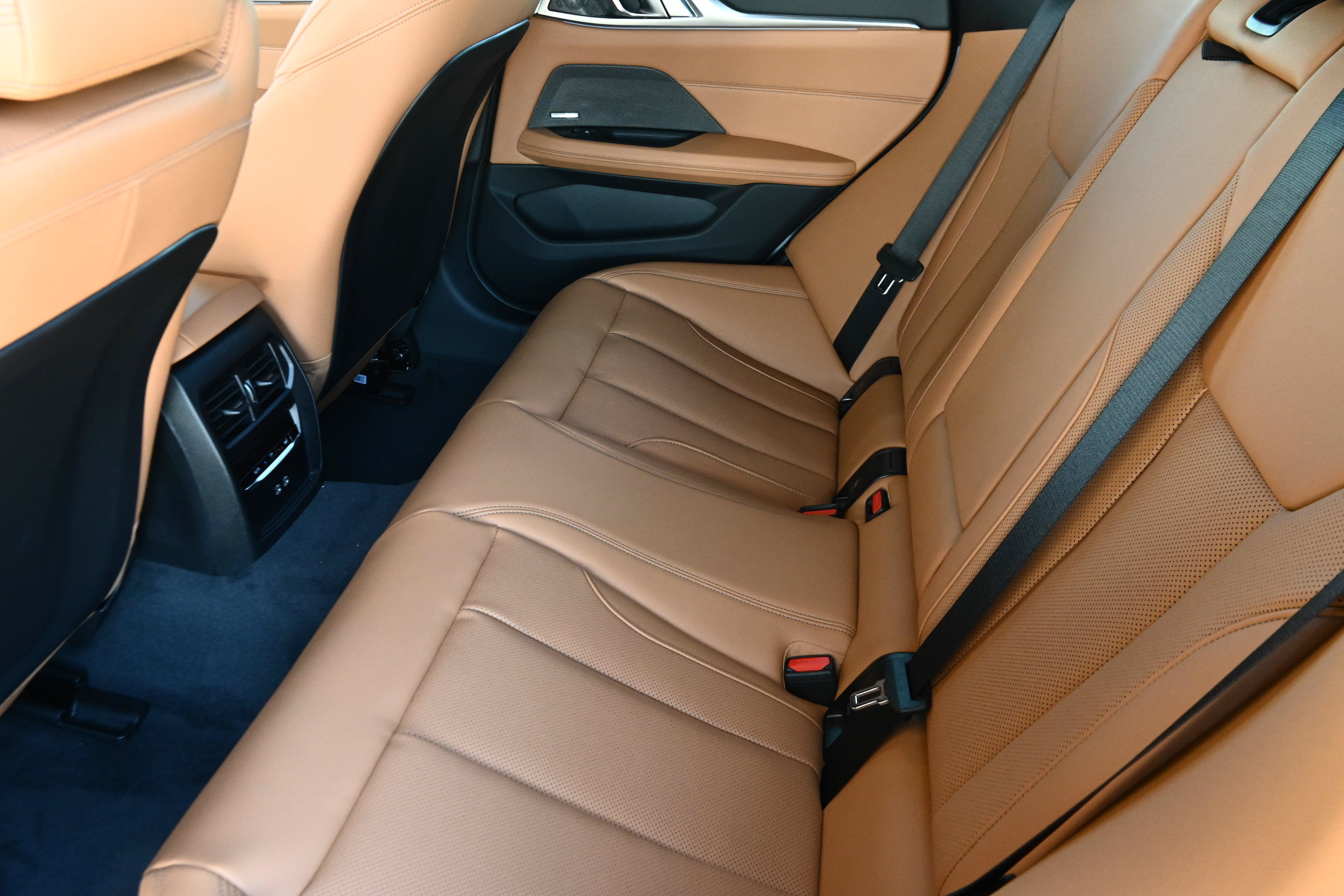 Used 2026 BMW i4 xDrive40i w/ Premium Package AWD/4WD image 10