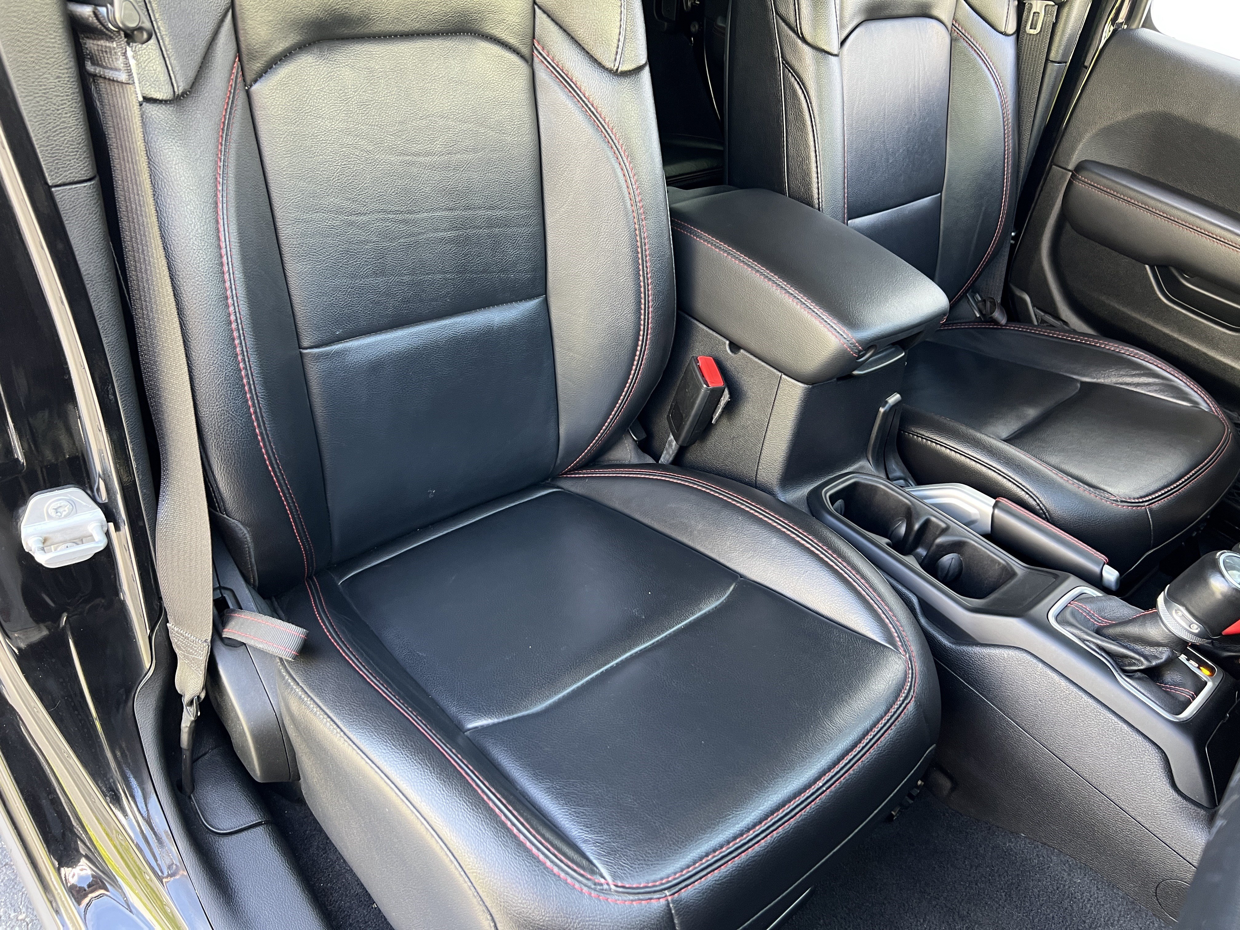 Used 2021 Jeep Wrangler Unlimited Rubicon w/ Uconnect 4C Nav & Sound Group AWD/4WD image 25