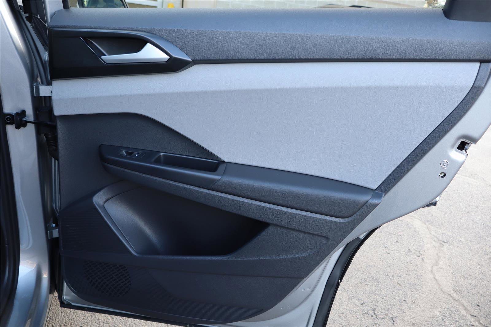 Certified 2023 Volkswagen Taos SE w/ Panoramic Sunroof Package image 31