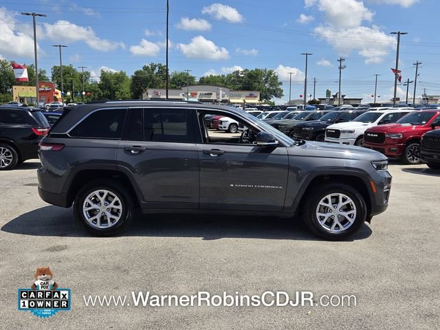 Used 2022 Jeep Grand Cherokee Limited w/ Luxury Tech Group II RWD image 16