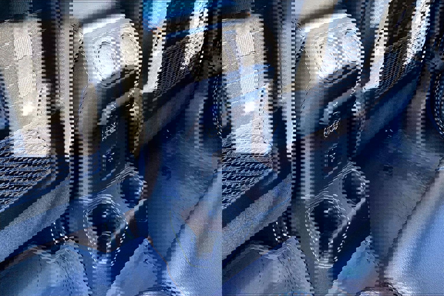 Used 2023 Jeep Gladiator Mojave w/ Cold Weather Group image 11