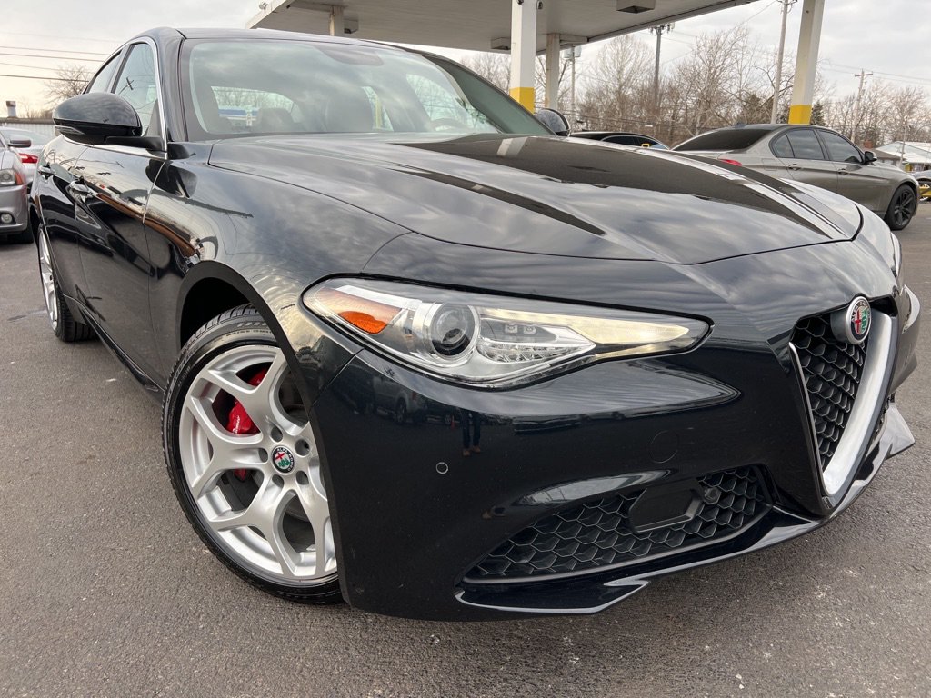 Used 2018 Alfa Romeo Giulia Ti w/ TI Leather Package AWD/4WD image 7