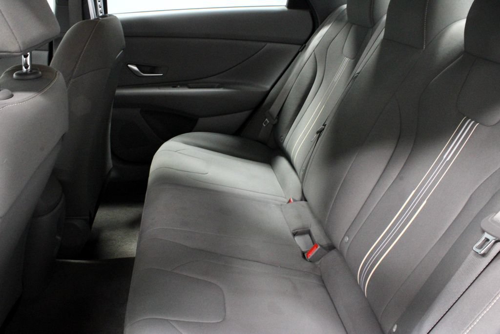 Used 2024 Hyundai Elantra SEL FWD image 22