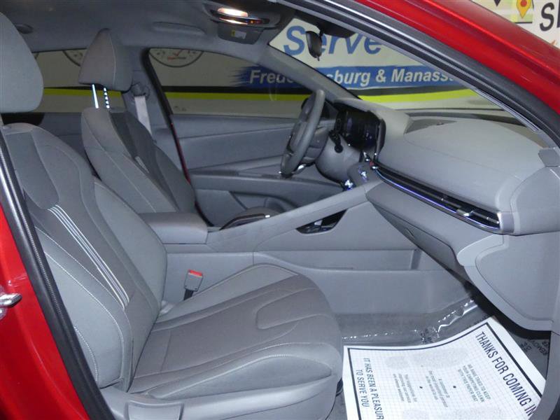Used 2024 Hyundai Elantra SEL image 6