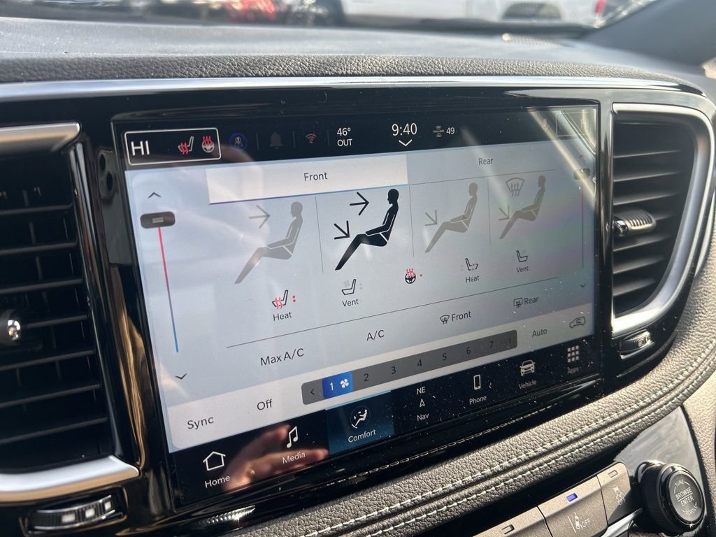 New 2026 Chrysler Pacifica Limited w/ S Appearance Package image 38