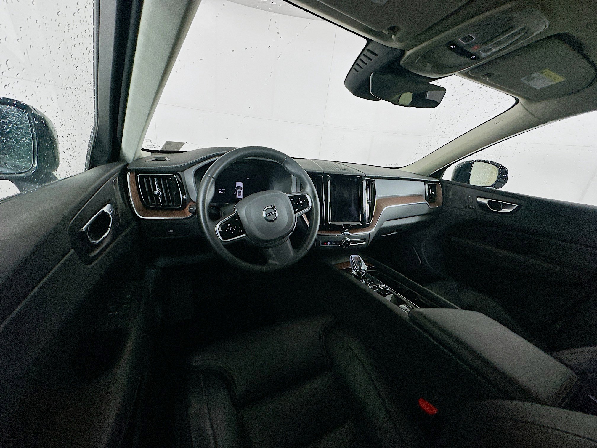 Used 2023 Volvo XC60 B5 Ultimate w/ Protection Package Premier image 18