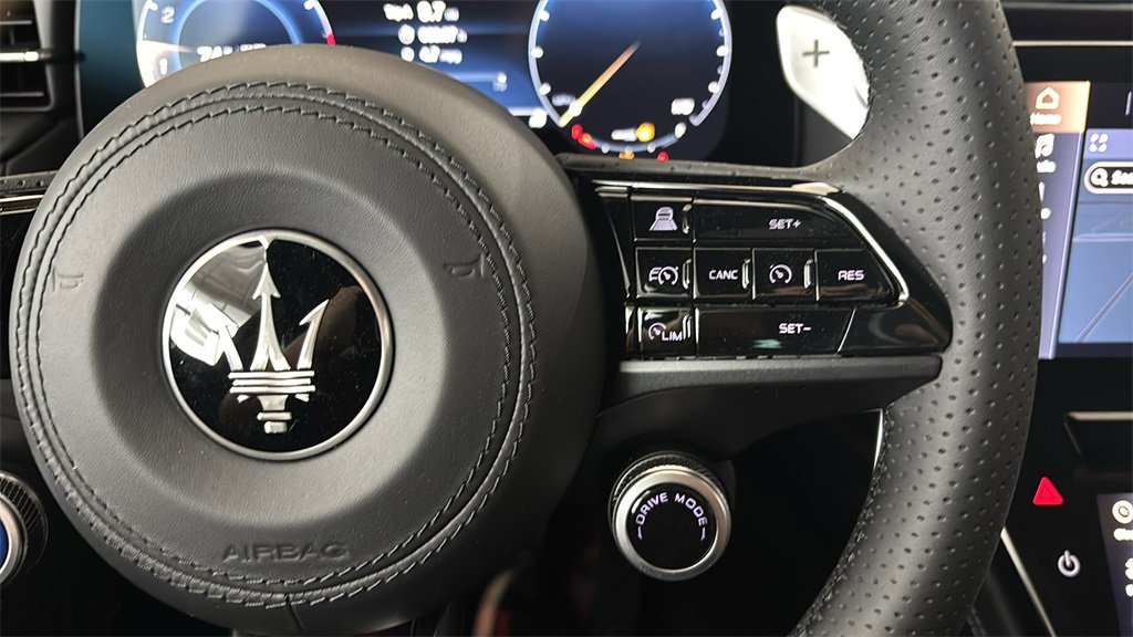 New 2025 Maserati Grecale Modena image 12