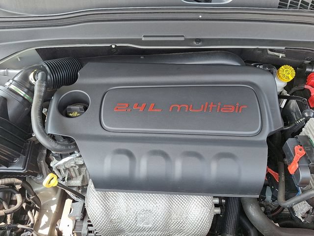 Used 2018 Jeep Renegade Latitude AWD/4WD image 27