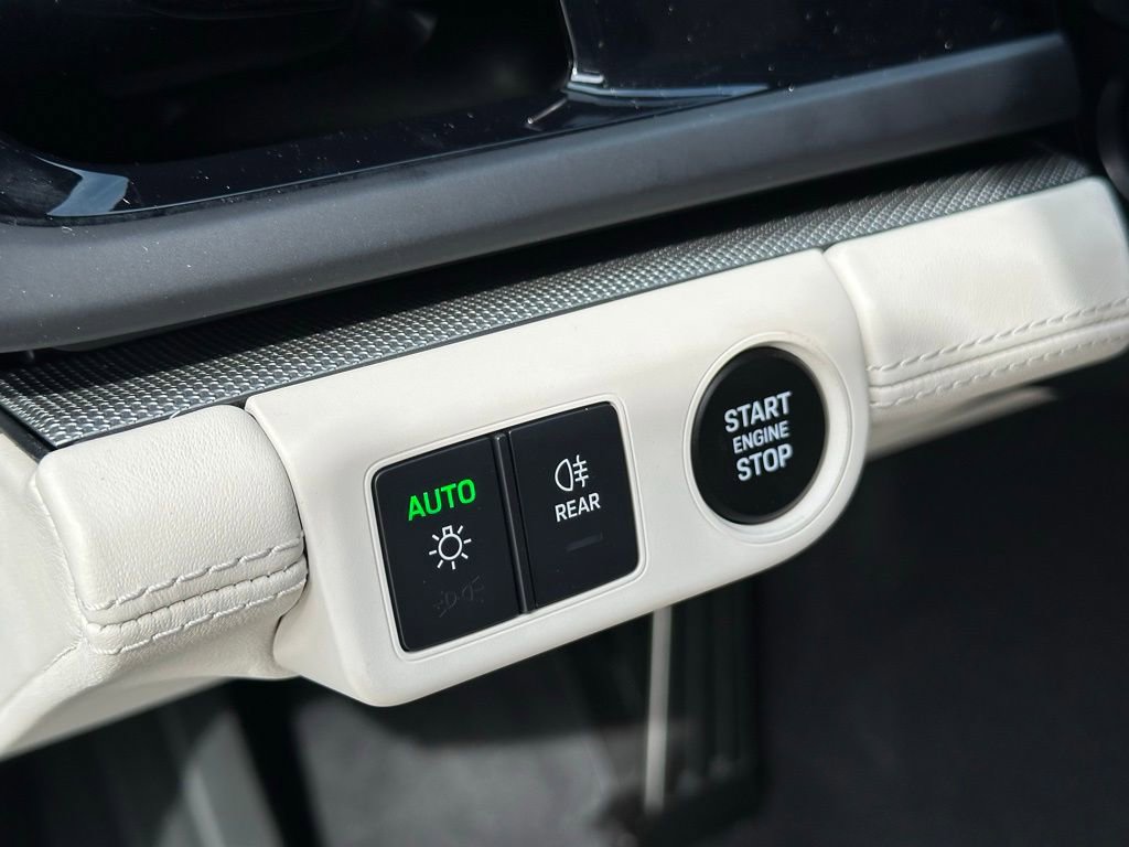 Used 2026 Porsche Panamera 4 image 15