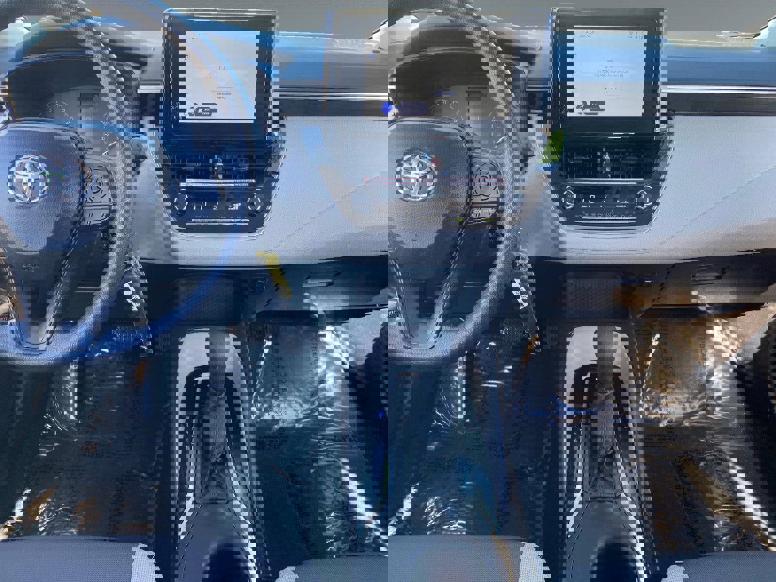 Used 2025 Toyota Corolla LE image 11