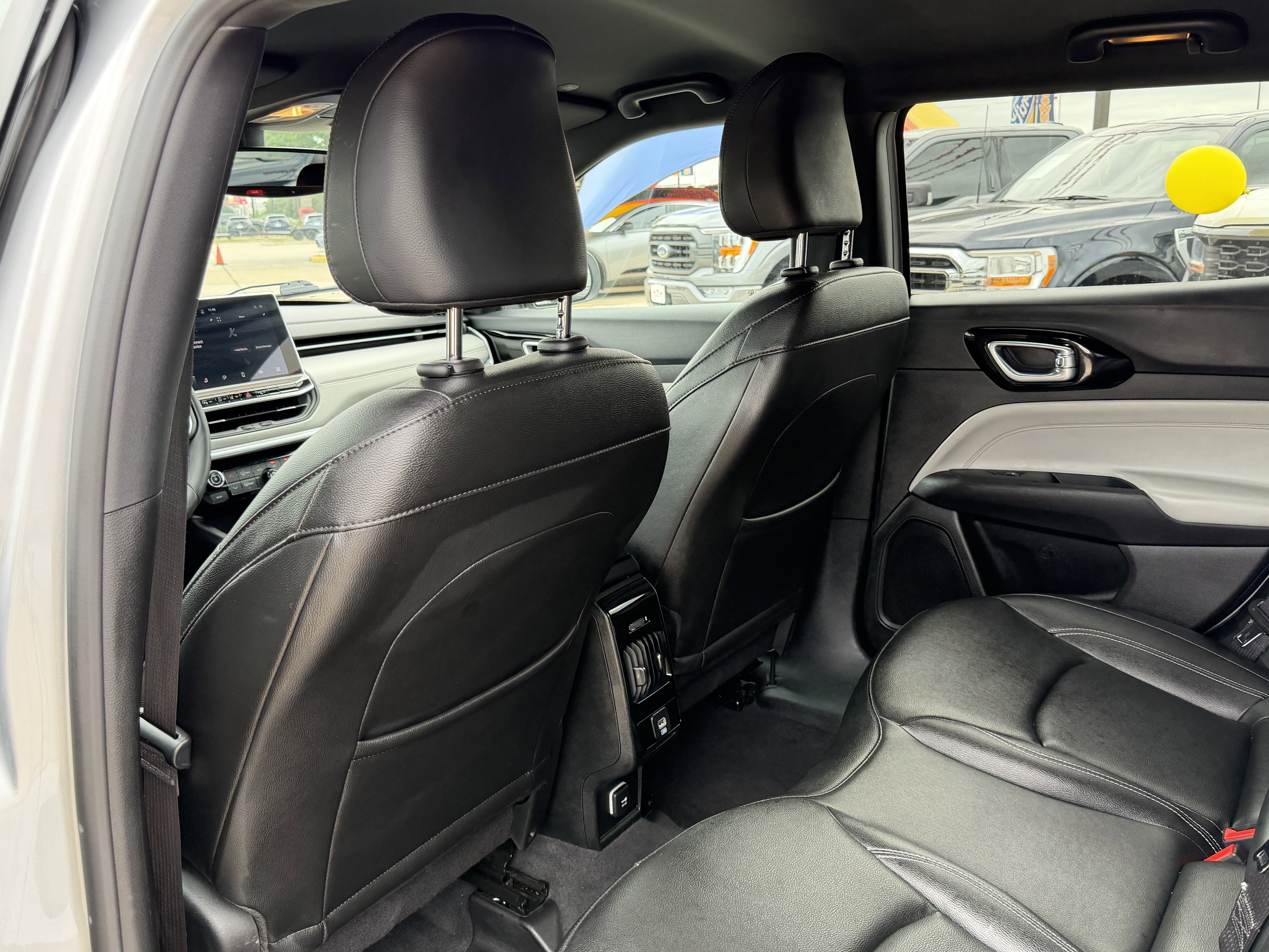 Used 2025 Jeep Compass Limited AWD/4WD image 13