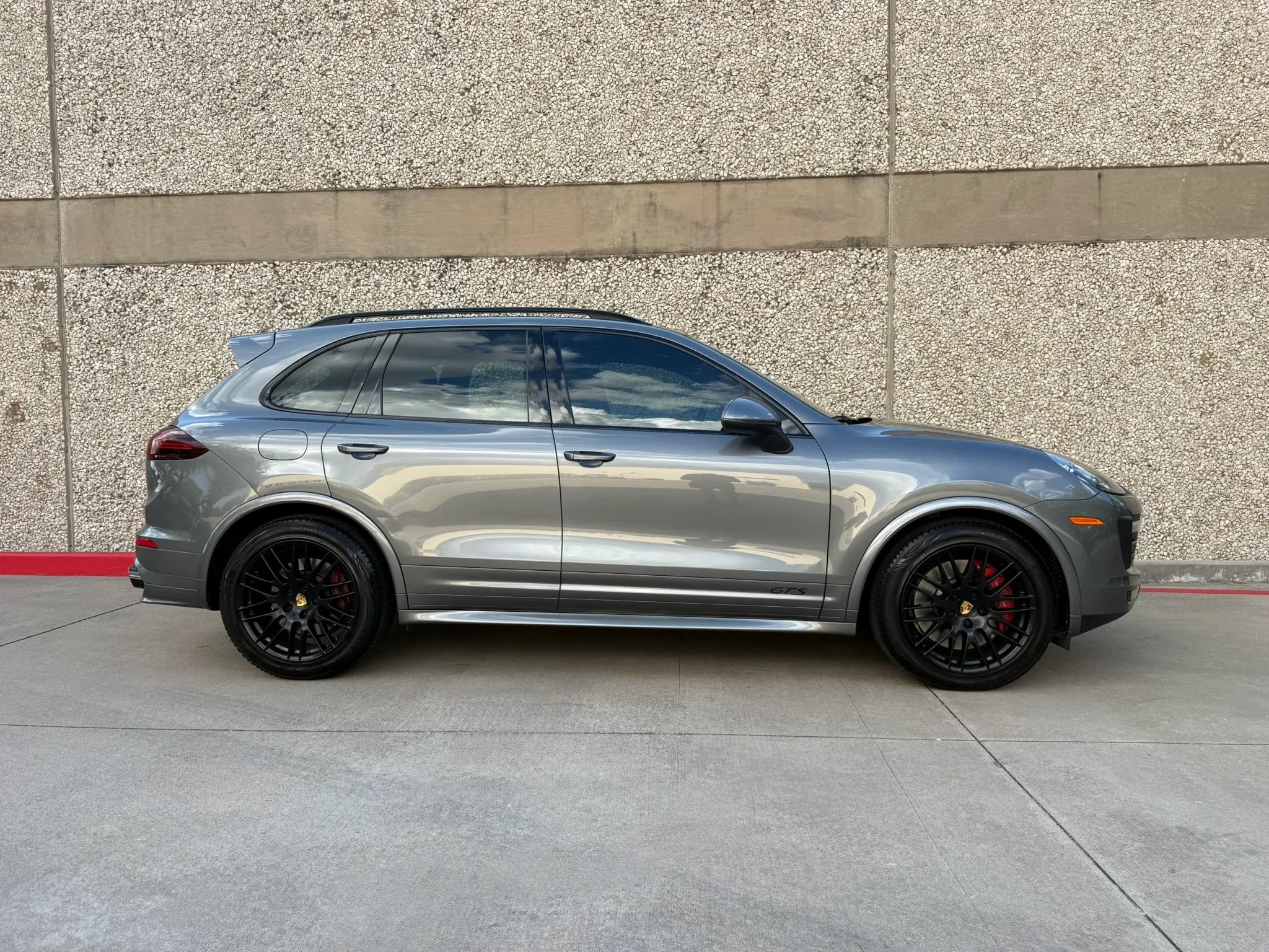 Used 2017 Porsche Cayenne GTS AWD/4WD image 8