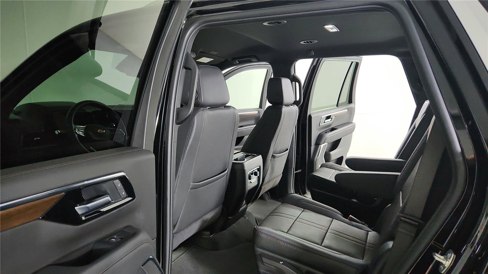 Used 2025 Chevrolet Tahoe High Country image 19