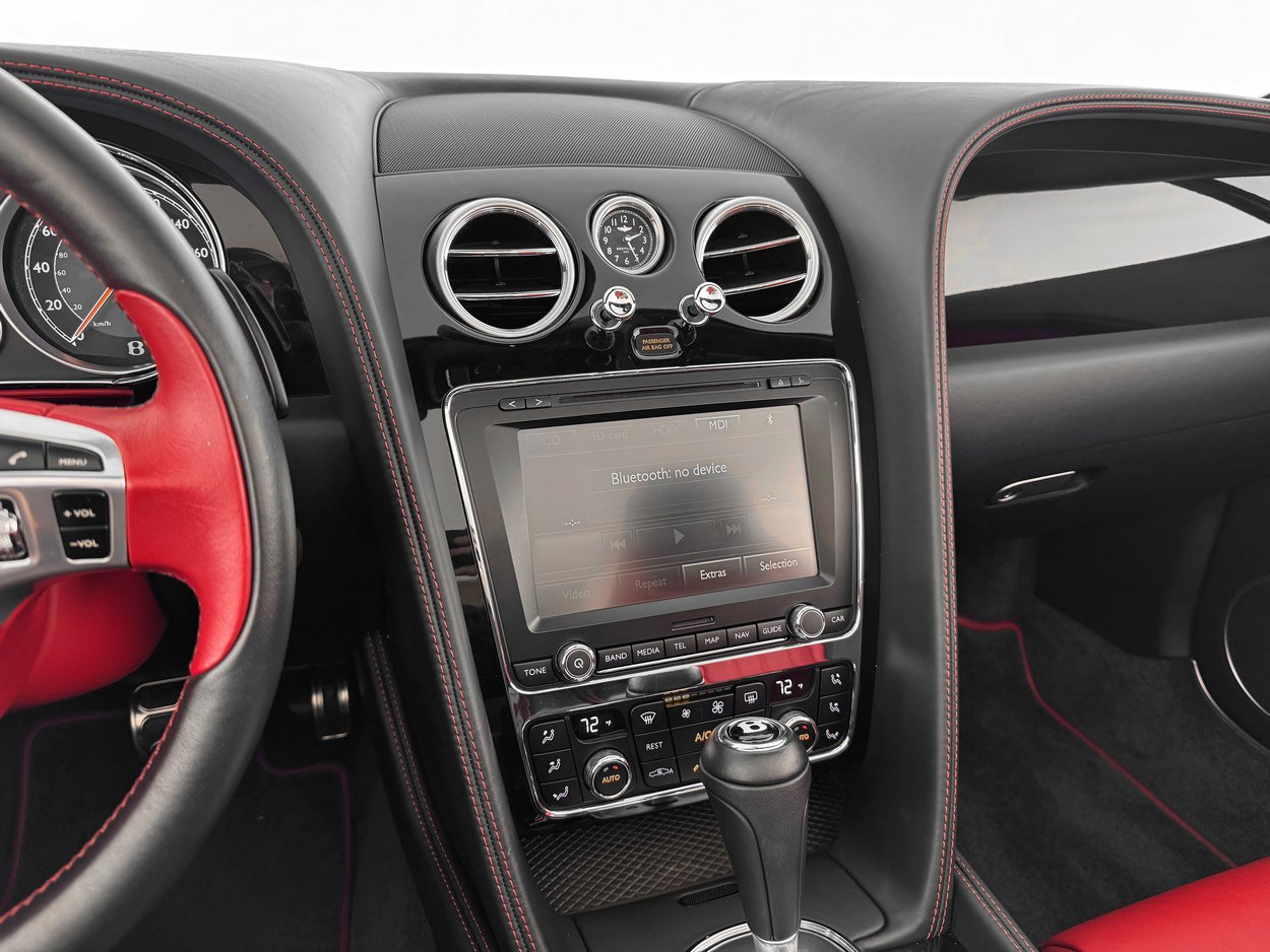 Used 2015 Bentley Continental GT image 23