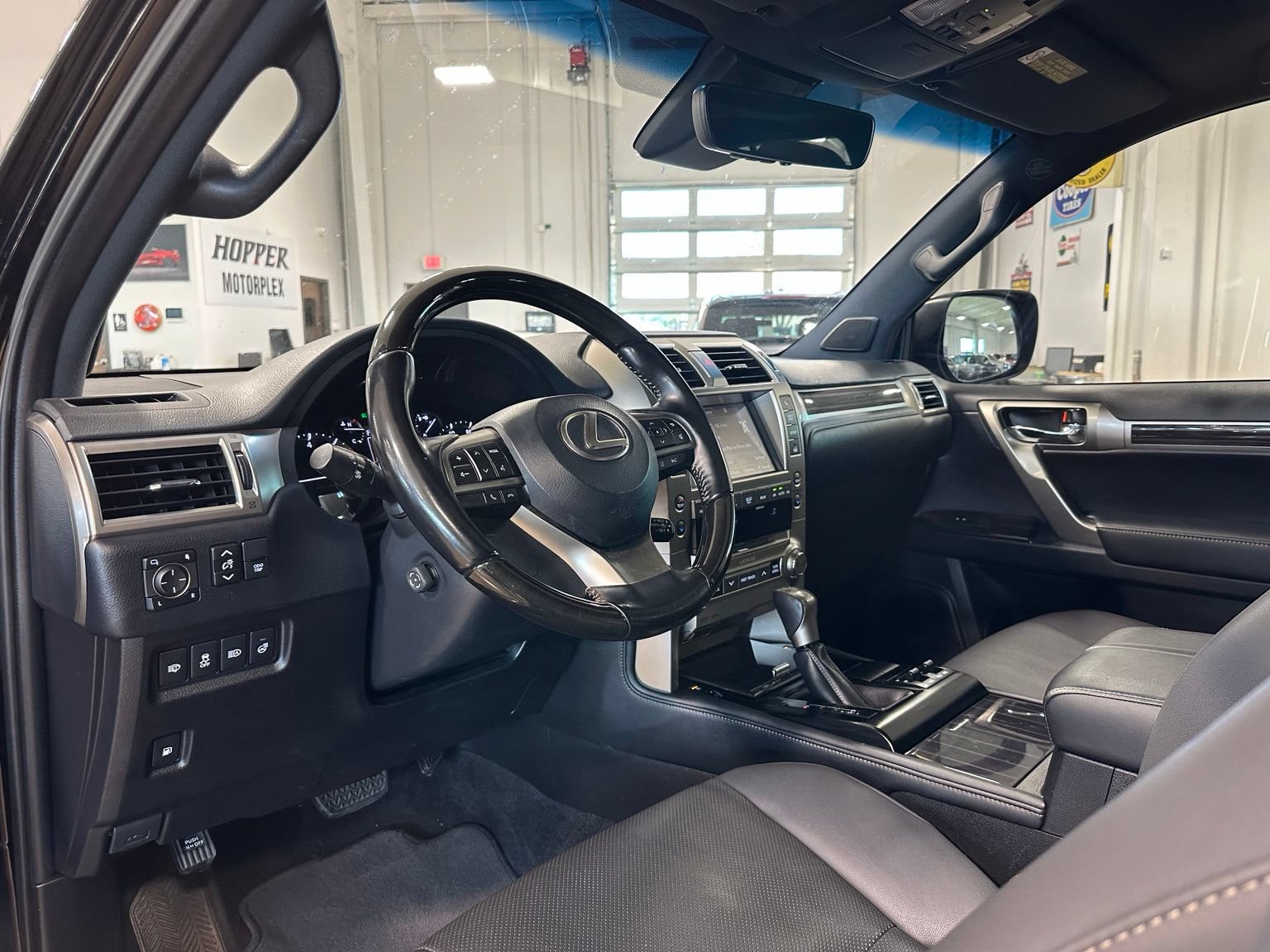 Used 2021 Lexus GX 460 Premium w/ Premium Package AWD/4WD image 15