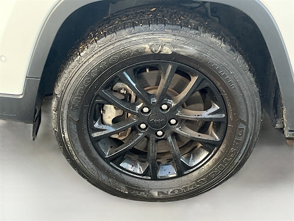 Used 2023 Jeep Cherokee Altitude Lux w/ Lux Elite Package image 32